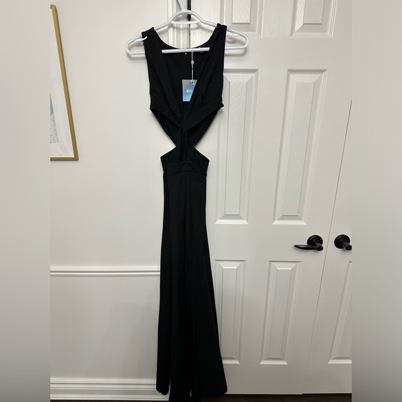 NWT Missguided Crepe Cut out fishtail dress in BLACK - size 2 - Picture 2 of 7